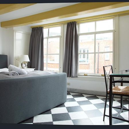 Modern Canal House Loft - City Center アムステルダム エクステリア 写真
